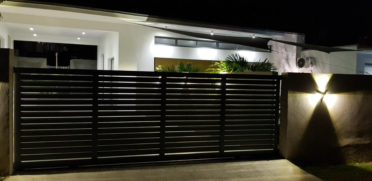 Palm Villas Sainte-Anne  Exterior photo